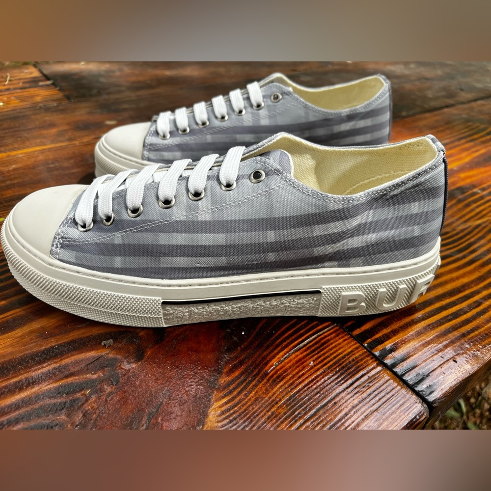 New Burberry Gray Striped Canvas Low-Top Sneakers